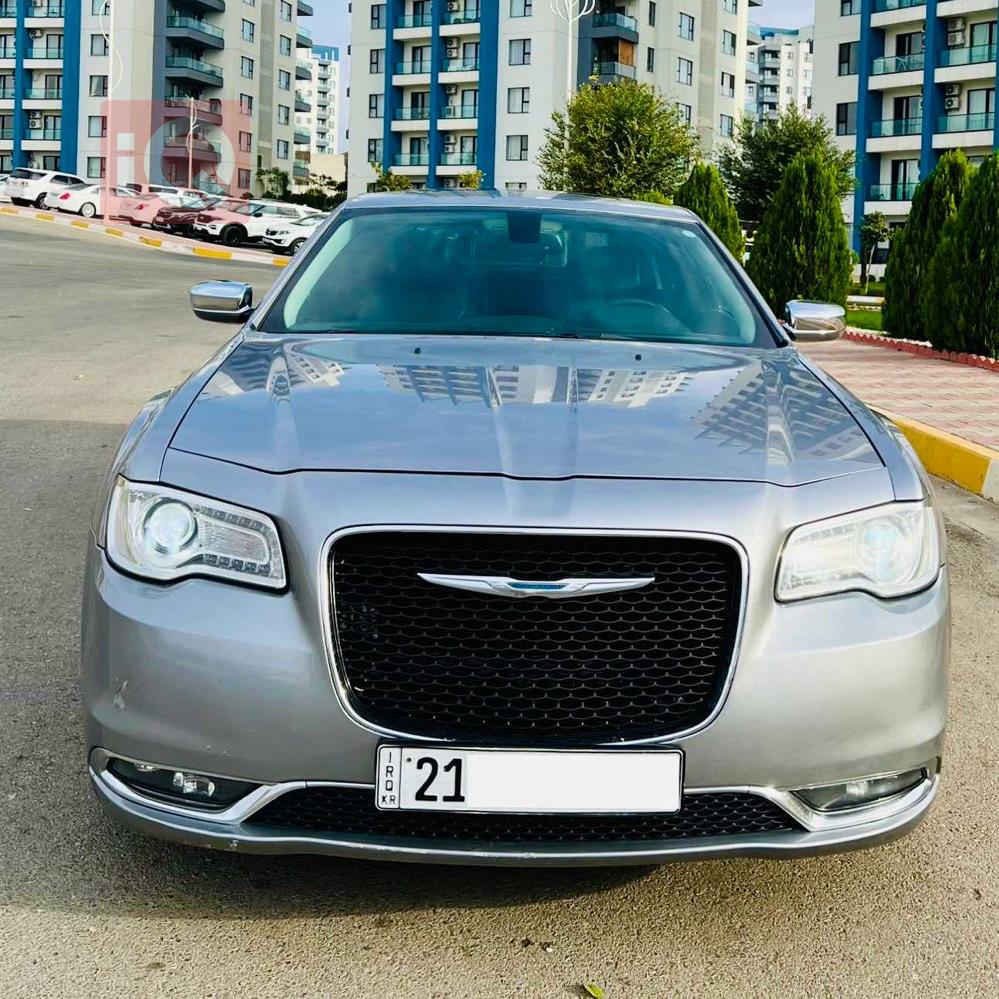 کرایسلەر 300